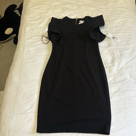 Calvin Klein ruffle shoulder,Very black great shape midi dress, wore once - Picture 5 of 9